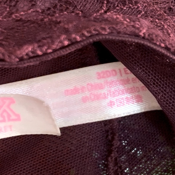 Pink Victorias Secret Burgundy Lace Snap Front Daye Pushup Bra Size 32DD - Picture 3 of 4